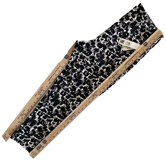 Nicole Miller Animal Print High Waisted Leggings Plus Size - Picture 12 of 12